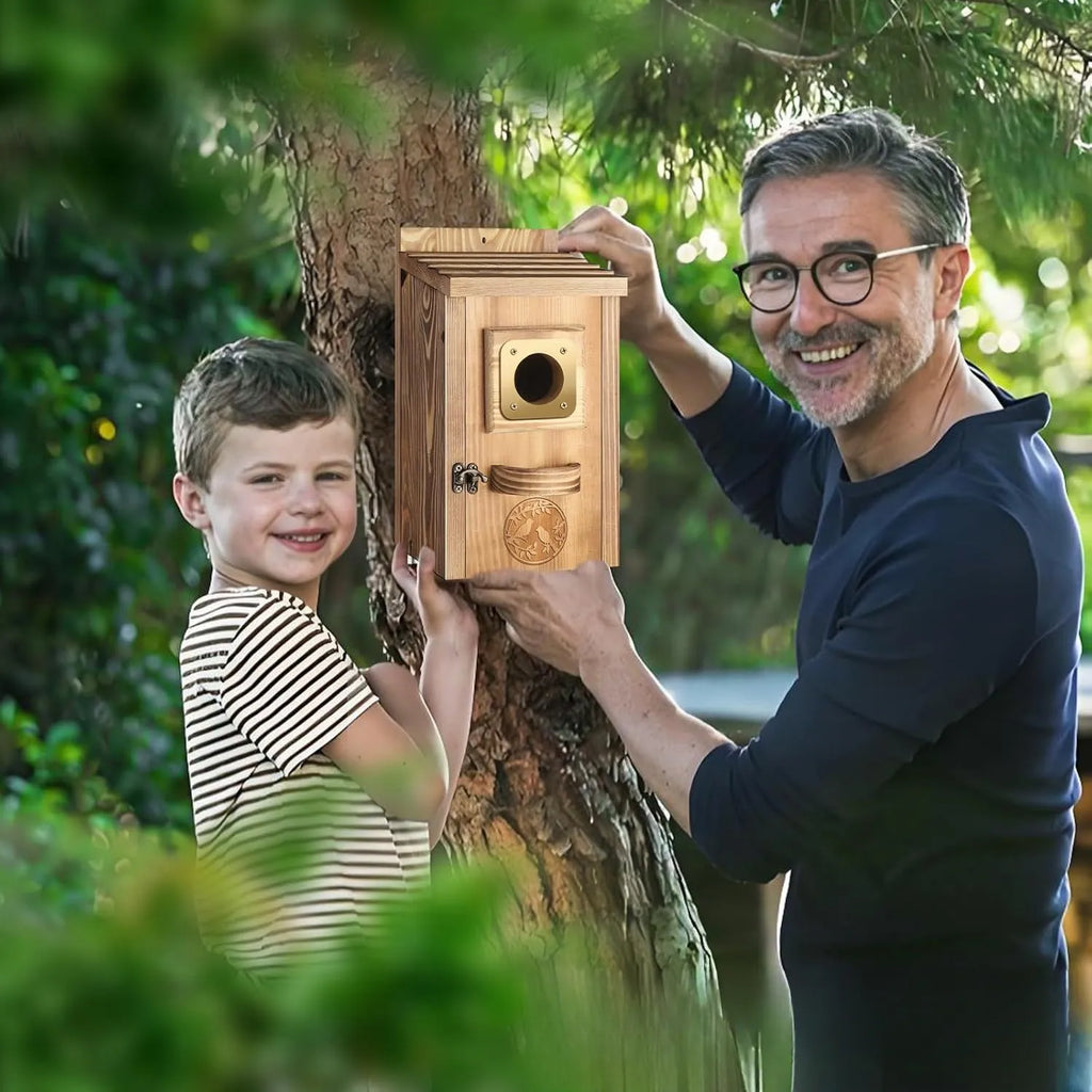 Solid Wood Courtyard Birdhouse