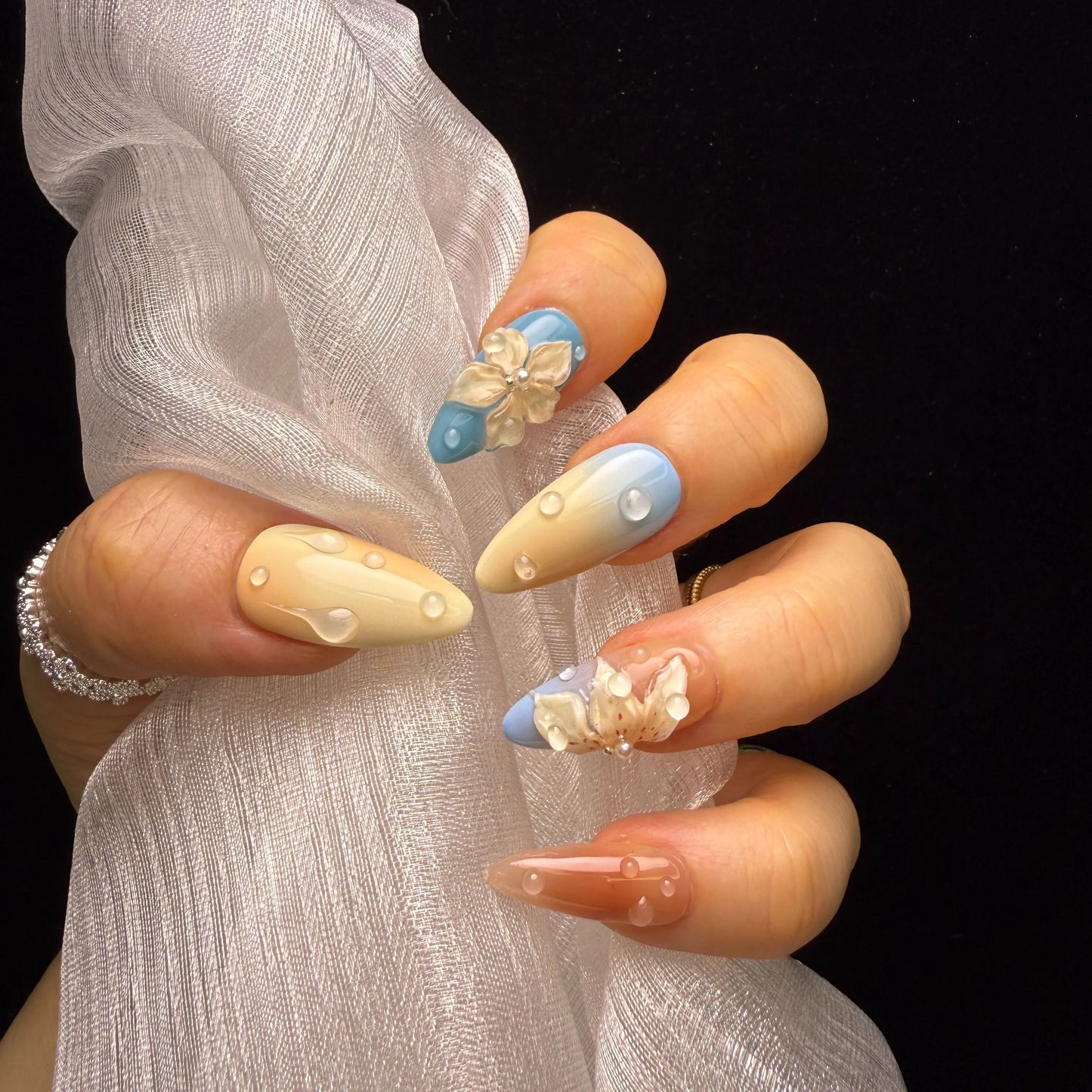 Xiguranail 3D petals nails, gel press on nails, gel nails, french tips, french nails, acrylic nails