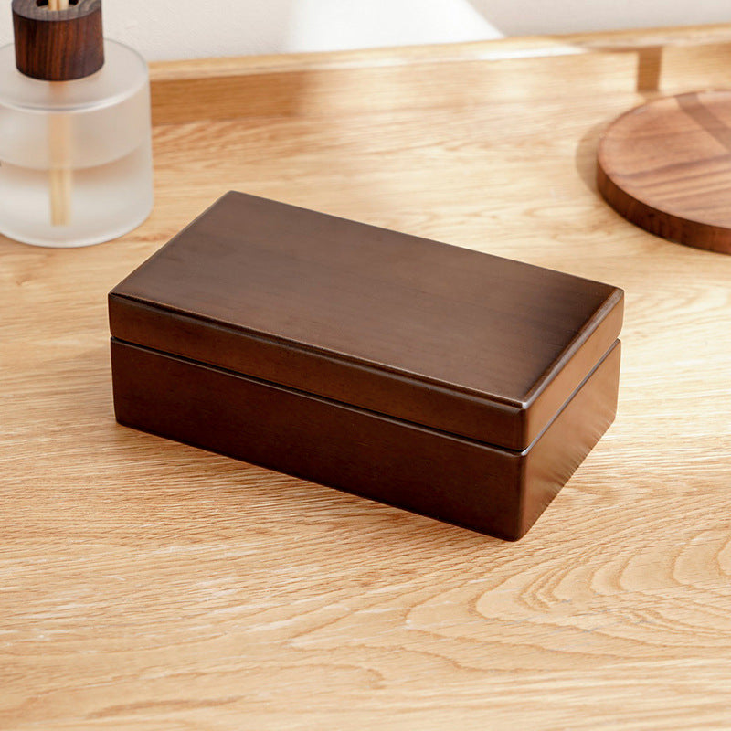 Xigura Patina handcrafted pine jewelry box, handcrafted detail for a warm, quiet home.