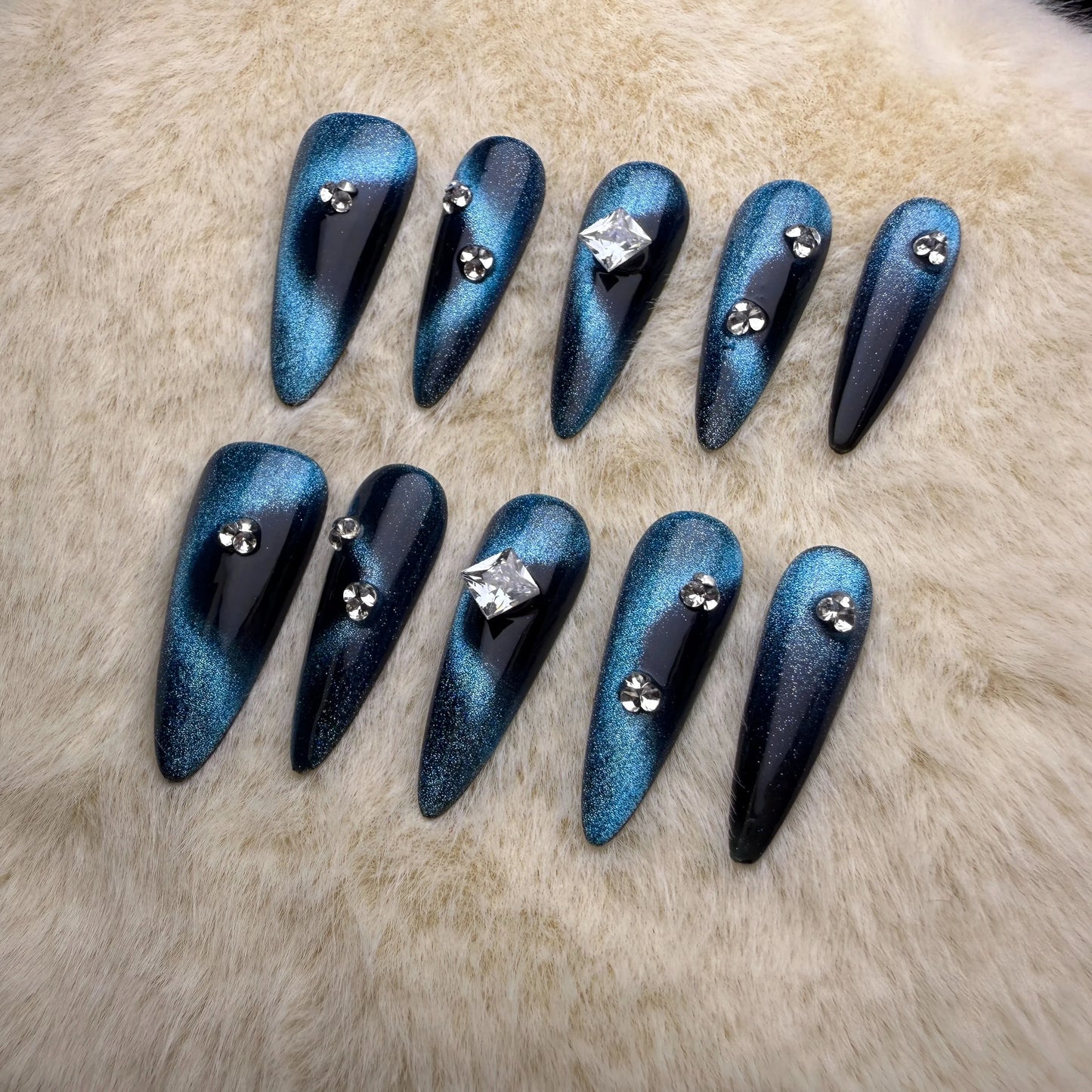 Xiguranail Blue press on nails, diamonds nails, handmade nail art，acrylic nails, french tips nails