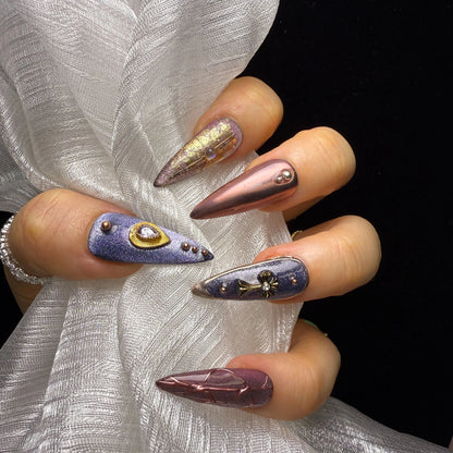 Xiguranail, handmade nail art, acrylic nails, french tips, french tip nails, 3D nail art, reusable press on nails