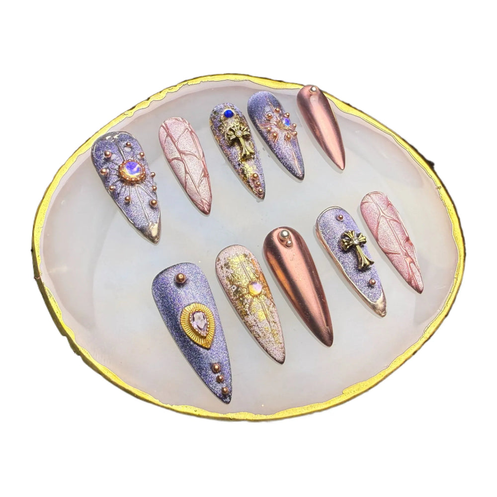 Xiguranail, handmade nail art, acrylic nails, french tips, french tip nails, 3D nail art, reusable press on nails